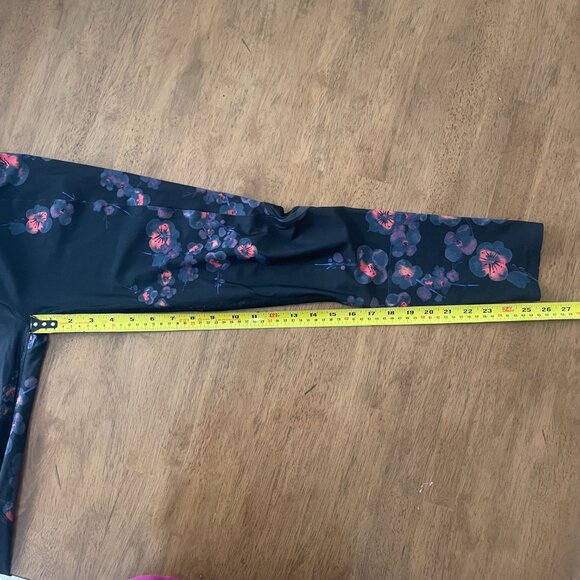 Sweaty Betty Floral Leggings, Black Floral, Size S Short - Picture 6 of 6